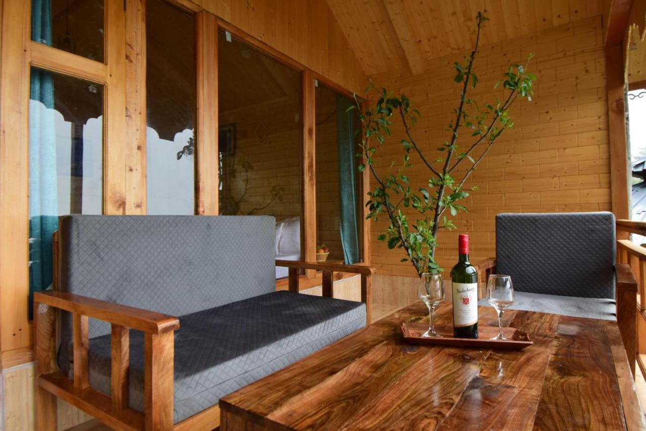 Tree House Latos Tandi Hotel Jibhi Kültér fotó