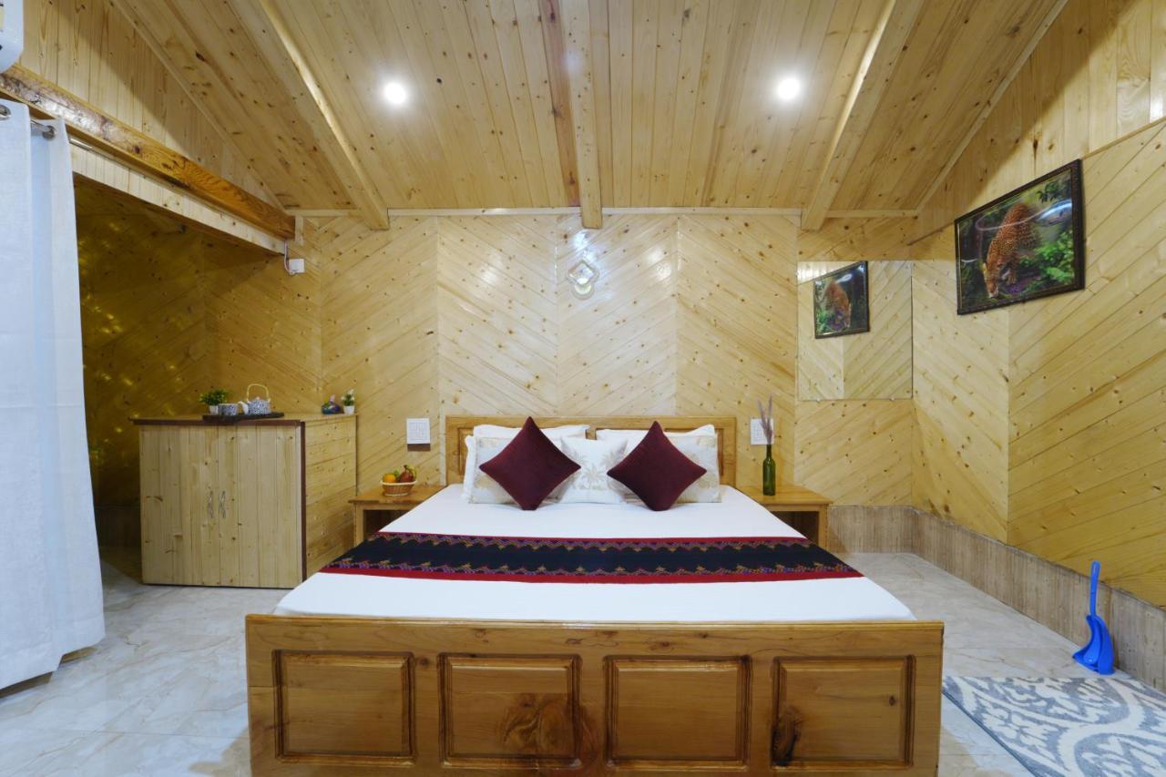 Tree House Latos Tandi Hotel Jibhi Kültér fotó